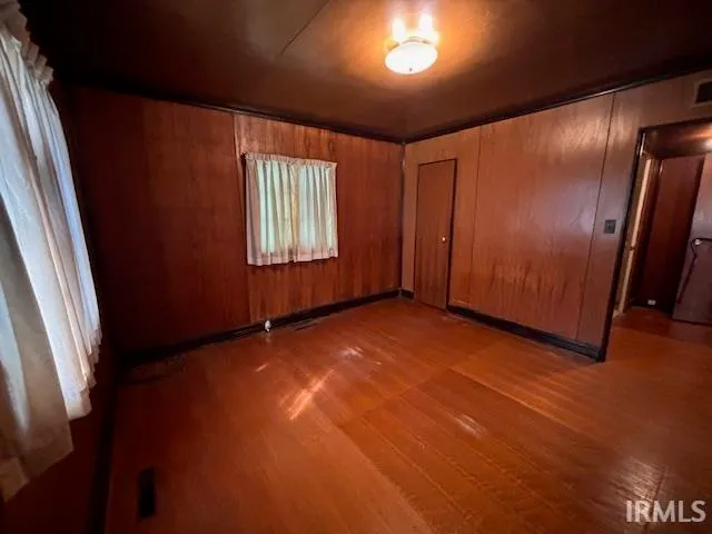 $99,900 | 206 South Van Buren Avenue, Fowler, IN 47944