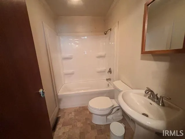 $99,900 | 206 South Van Buren Avenue, Fowler, IN 47944