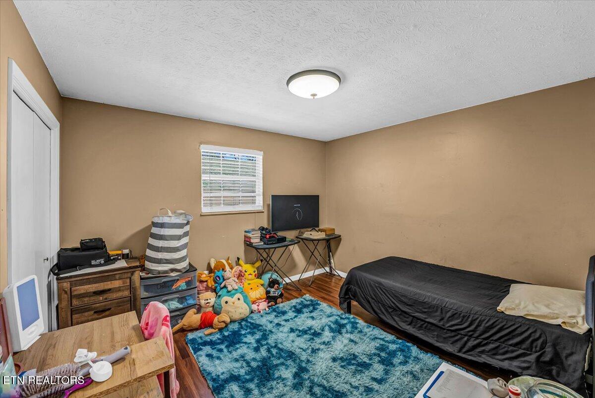 633 Sinking Springs Road Clinton, TN 37716 - Photo 18 of 40 18-1st Bedroom A1