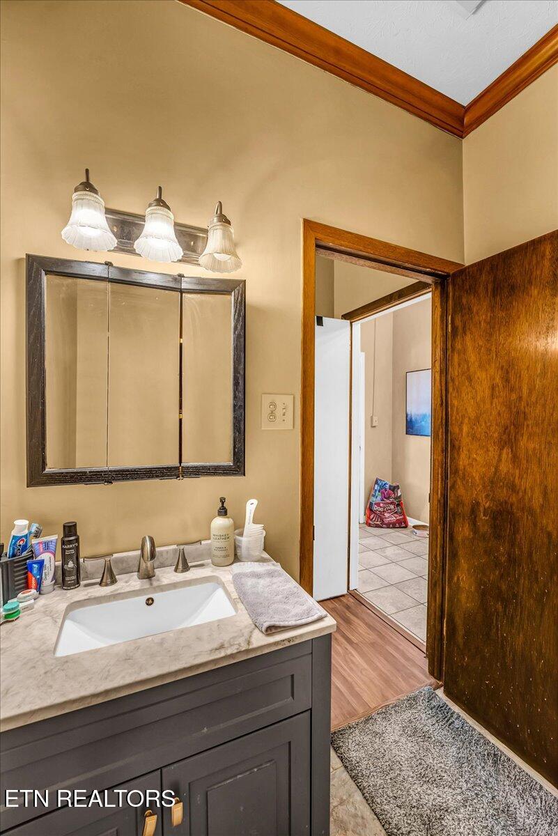 633 Sinking Springs Road Clinton, TN 37716 - Photo 21 of 40 21-2nd Bathroom A2