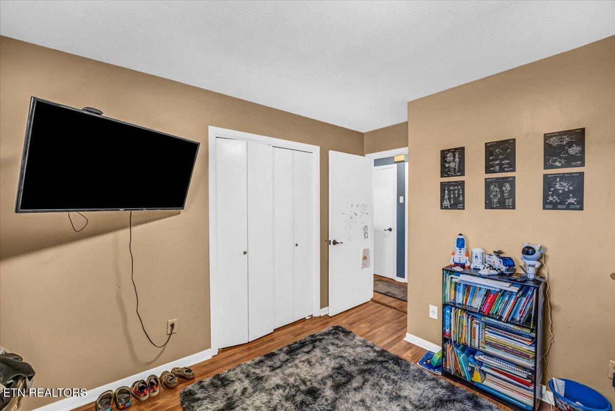 633 Sinking Springs Road Clinton, TN 37716 - Photo 23 of 40 23-2nd Bedroom A2