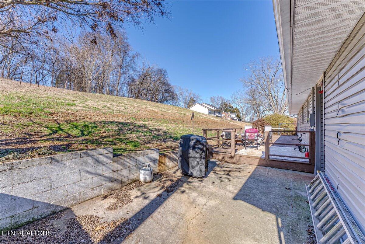 633 Sinking Springs Road Clinton, TN 37716 - Photo 32 of 40 32-Patio A2