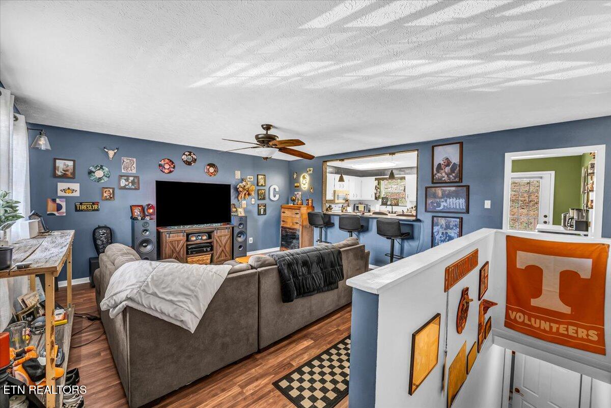 633 Sinking Springs Road Clinton, TN 37716 - Photo 6 of 40 06-Living Room A1