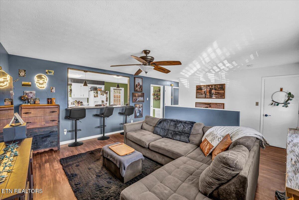 633 Sinking Springs Road Clinton, TN 37716 - Photo 8 of 40 08-Living Room A3