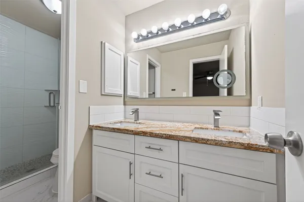 a view of utility room