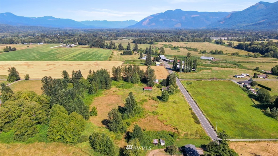 27135 Hoehn Road Sedro-Woolley, WA 98284 - Photo 2 of 10 Gallery Image 2