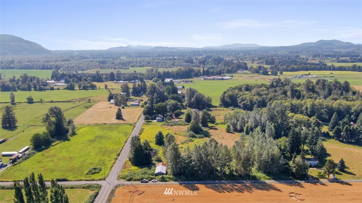 27135 Hoehn Road Sedro-Woolley, WA 98284 - Photo 4 of 10 Gallery Image 4