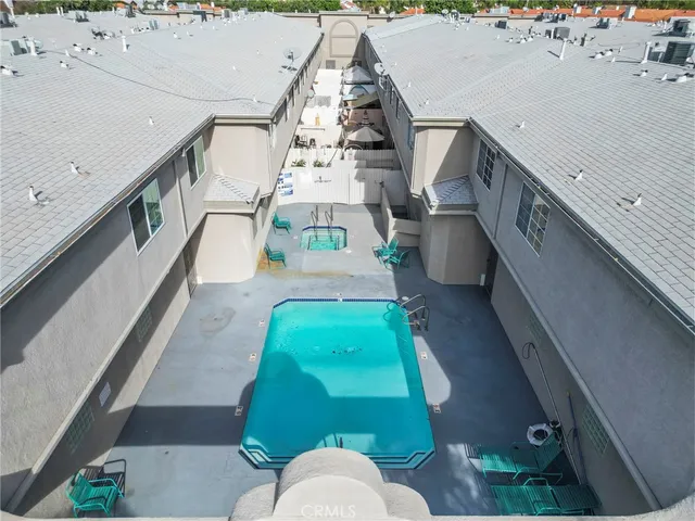 $579,900 | 18347 Saticoy Street, Unit 24, Reseda, CA 91335