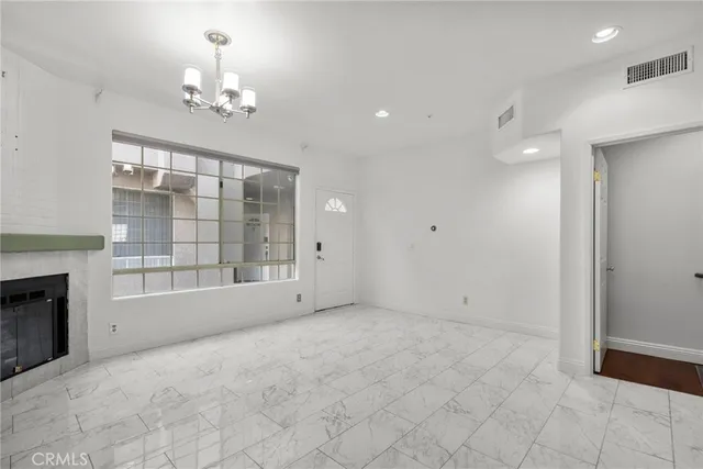 $579,900 | 18347 Saticoy Street, Unit 24, Reseda, CA 91335