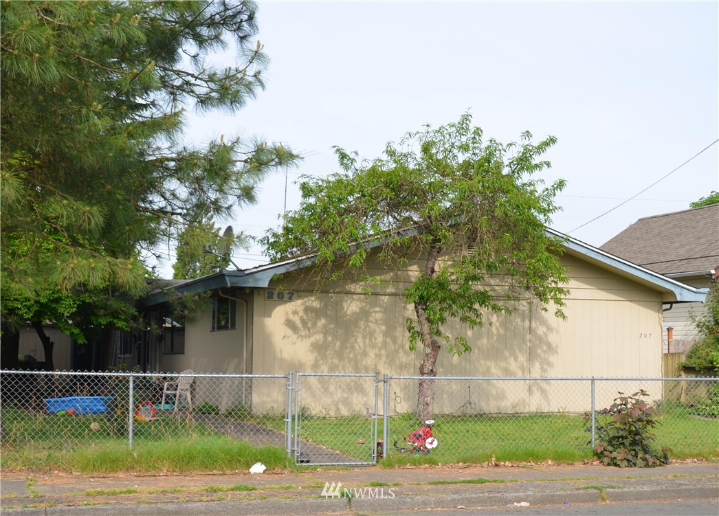 207 R Street Northeast Auburn, WA 98002 - Photo 2 of 2 Gallery Image 2