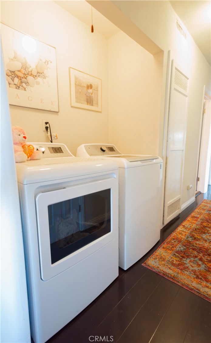 1500 West 156th Street Compton, CA 90220 - Photo 29 of 32 a utility room with washer and dryer