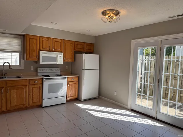 $224,000 | 3368 South Oaklawn Circle, Bloomington, IN 47401