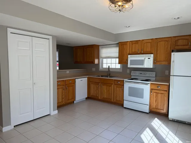 $224,000 | 3368 South Oaklawn Circle, Bloomington, IN 47401