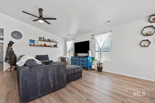 $399,000 | 1025 Southwest Sparrow Pl Mountain, Mountain Home, ID 83647