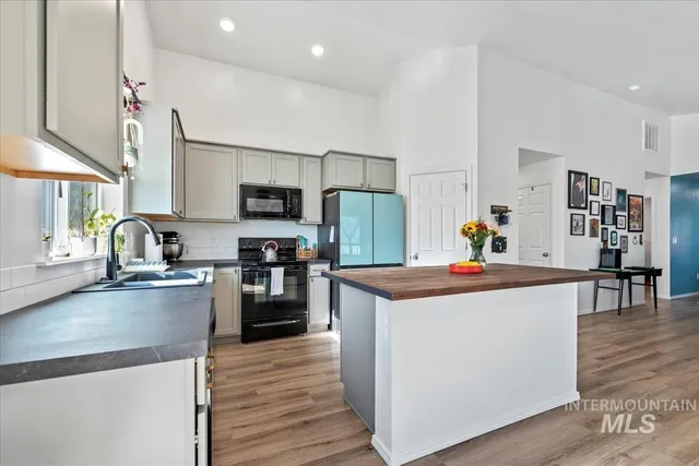 $399,000 | 1025 Southwest Sparrow Pl Mountain, Mountain Home, ID 83647