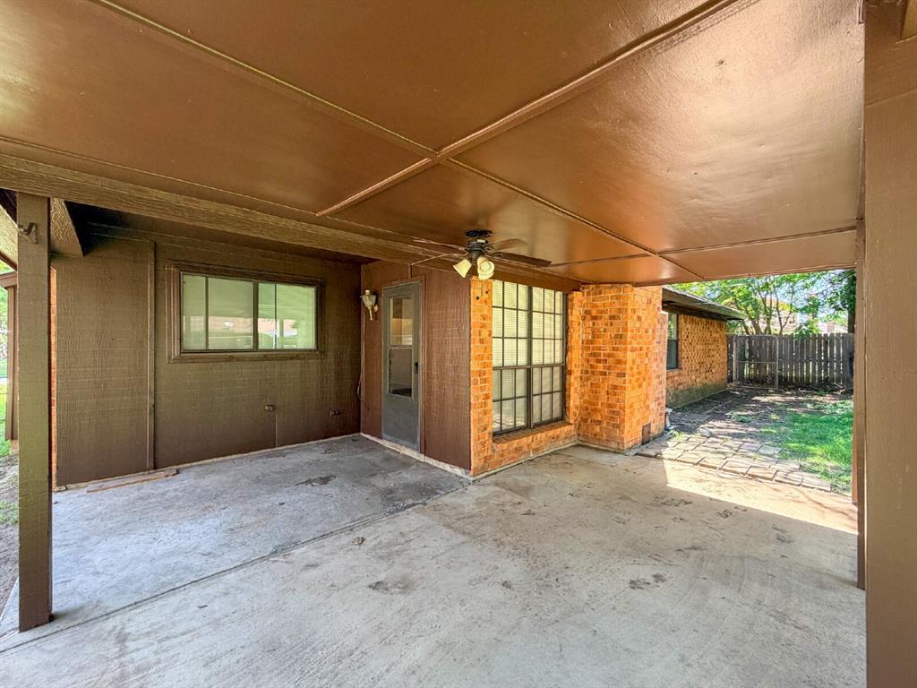 712 Pecan Street Burleson, TX 76028 - Photo 28 of 31