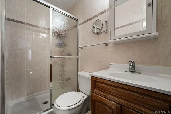$968,000 | 240-58 65th Avenue | Douglaston