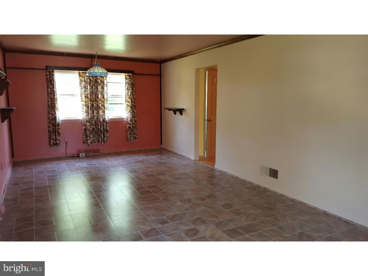 8 Federal City Road Ewing, NJ 08638 - Photo 11 of 25 Great Room