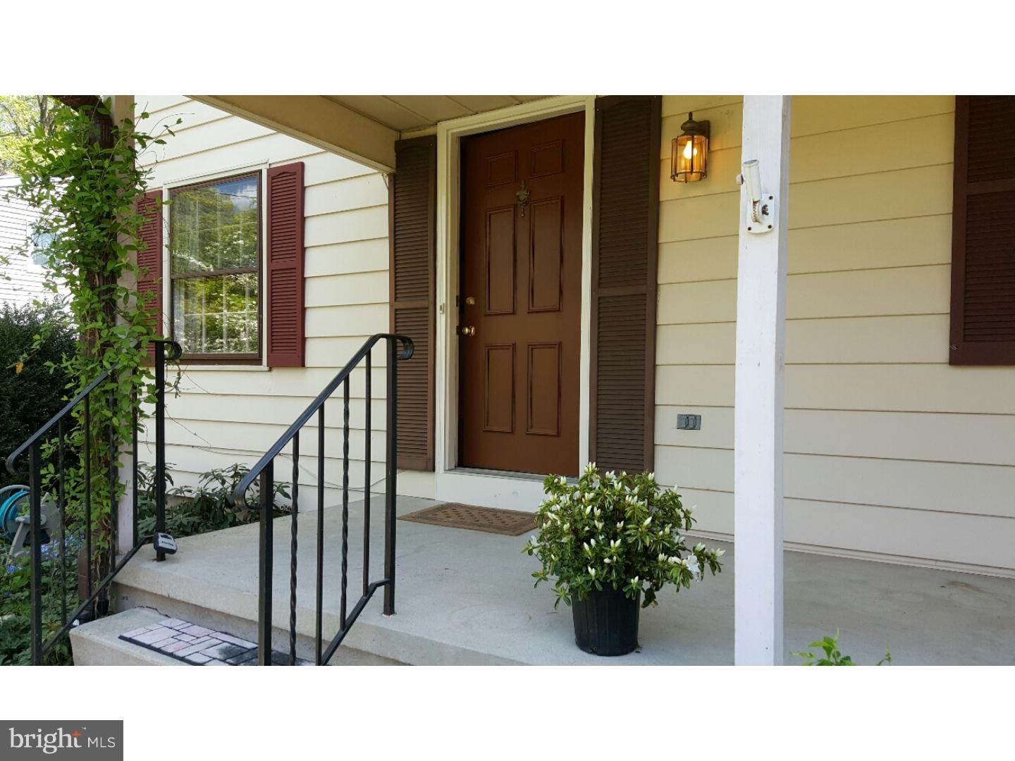 8 Federal City Road Ewing, NJ 08638 - Photo 3 of 25 Porch