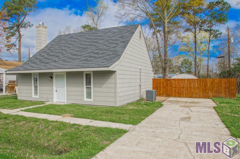 44044 Lake Village Road Prairieville, LA 70769 - Photo 2 of 21