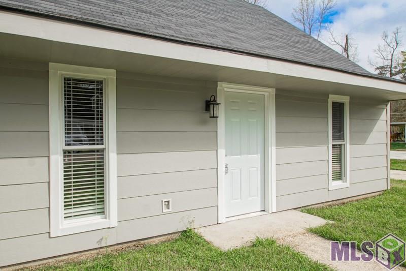 44044 Lake Village Road Prairieville, LA 70769 - Photo 3 of 21