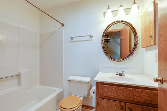 $274,000 | 3810 Wyoming Way, Unit 2, Caledonia, WI 53404