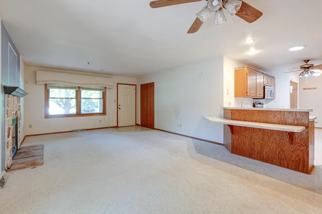 $274,000 | 3810 Wyoming Way, Unit 2, Caledonia, WI 53404