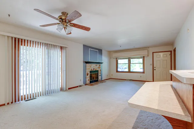 $274,000 | 3810 Wyoming Way, Unit 2, Caledonia, WI 53404