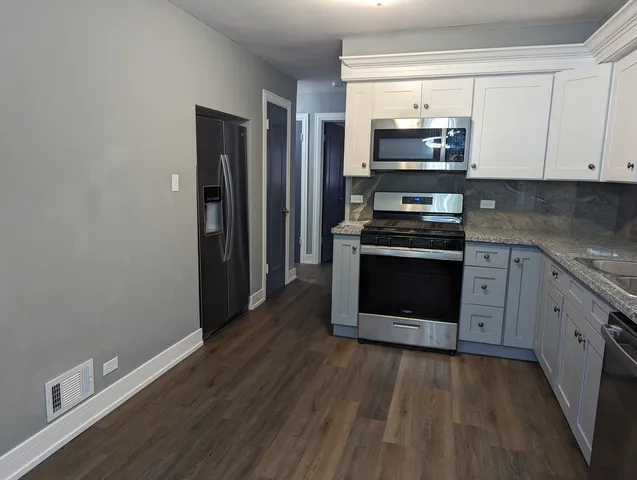 $2,000 | 7946 South Peoria Street, Unit 1, Chicago, IL 60620