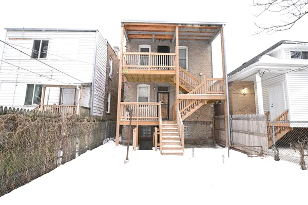 a street view along with residential houses