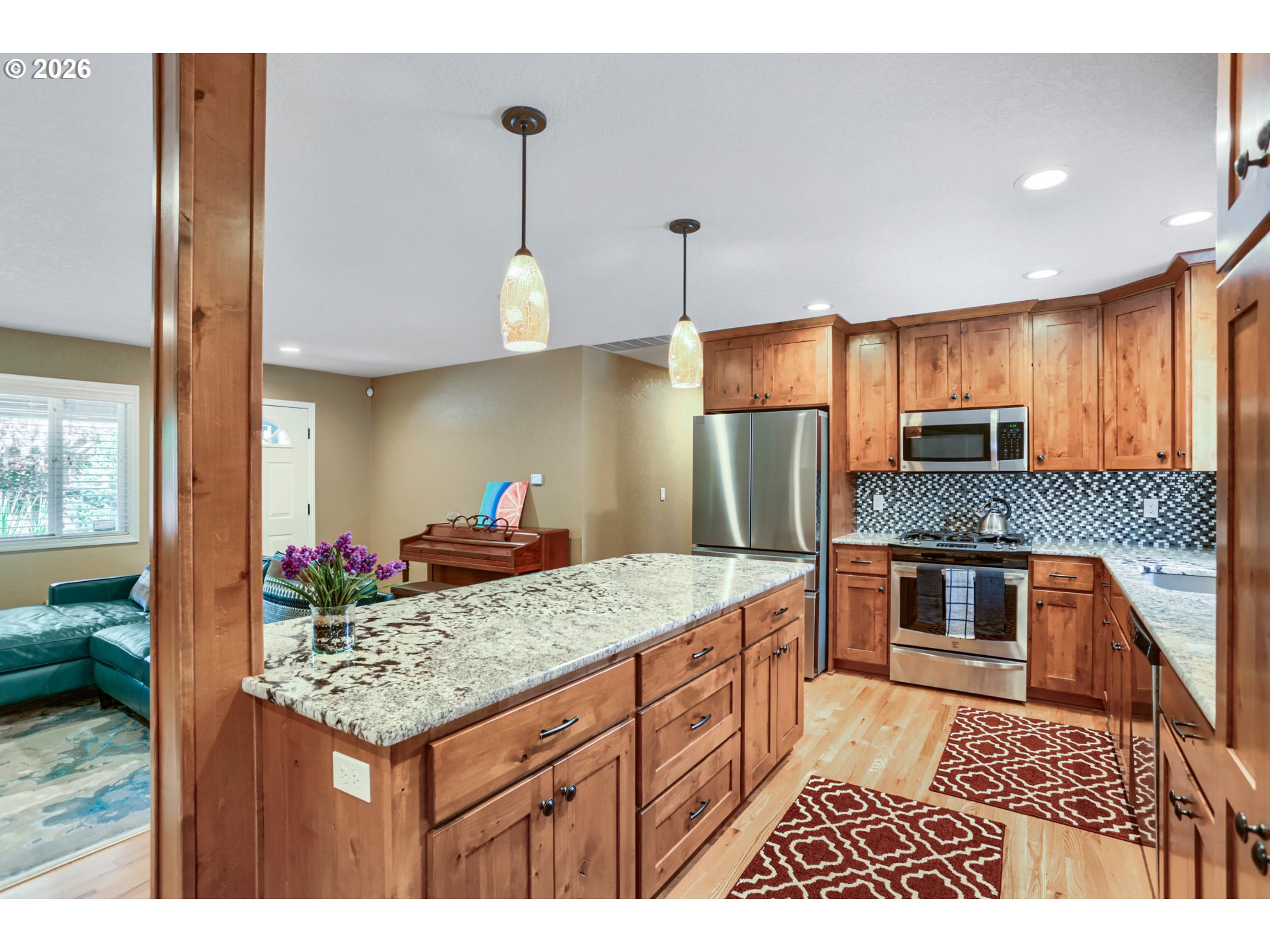 2025 Southwest 139th Avenue Beaverton, OR 97005 - Photo 4 of 28