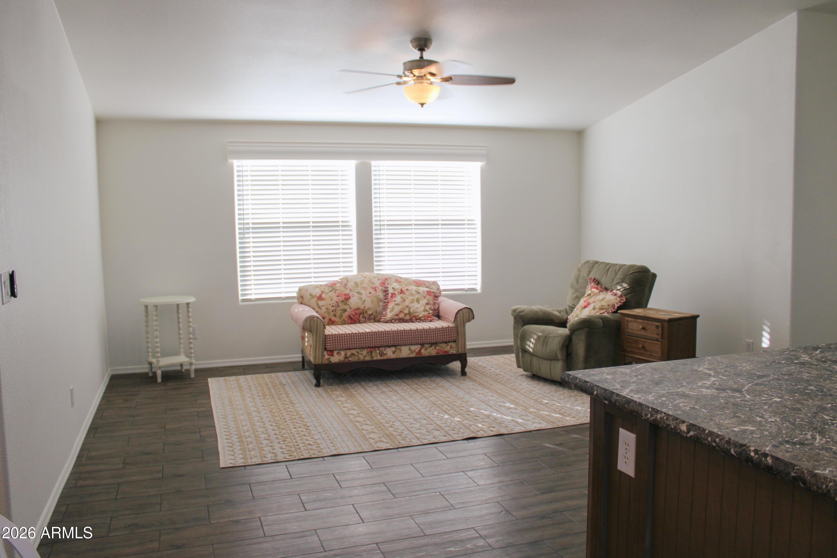 1056 Wheeler Road Camp Verde, AZ 86322 - Photo 10 of 28 Living room