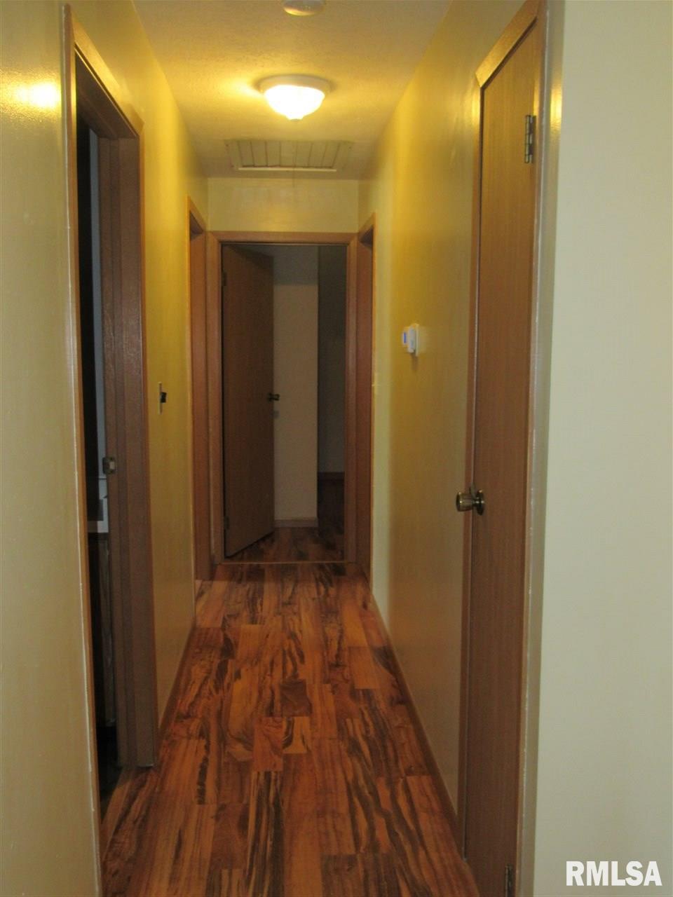 2122 West Alta Road Peoria, IL 61615 - Photo 9 of 36 Gallery Image 9