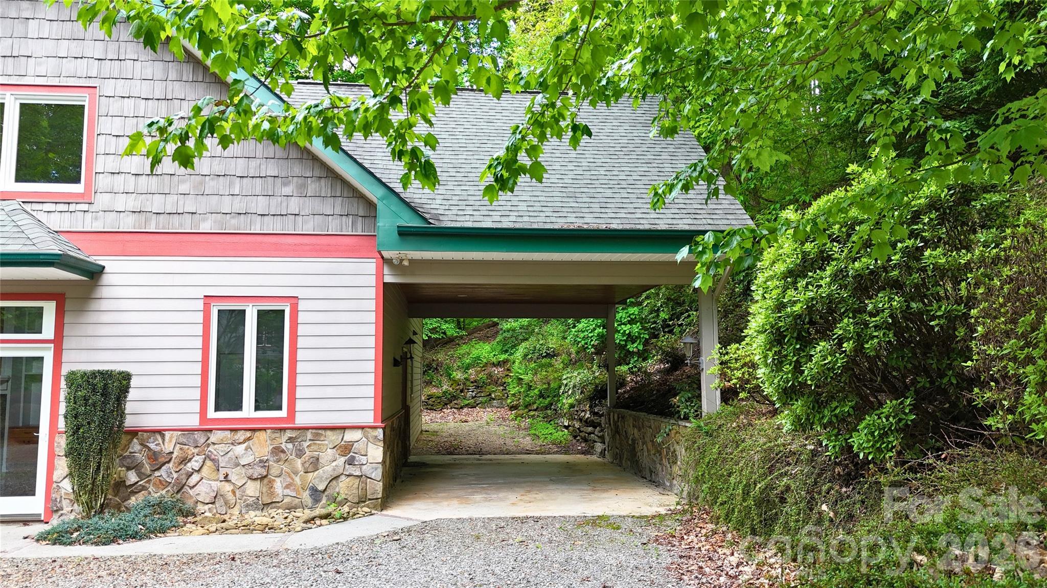 905 Old Fiddle Road Waynesville, NC 28786 - Photo 3 of 39