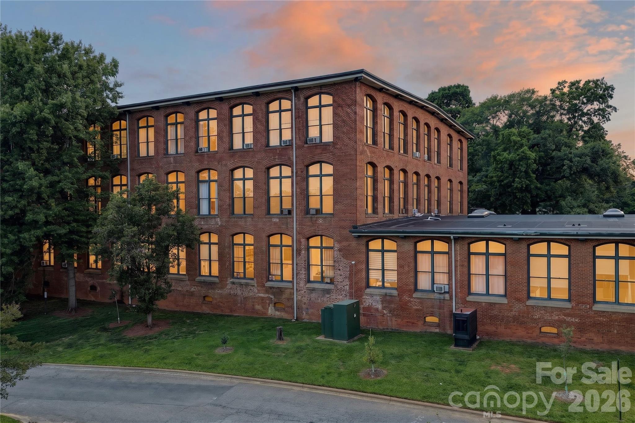 201 South Hoskins Road, Unit 121 Charlotte, NC 28208 - Photo 2 of 39