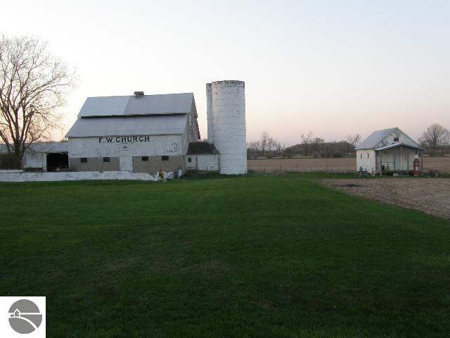 1426 West Van Buren Road Alma, MI 48801 - Photo 8 of 24 1744962-7.JPG
