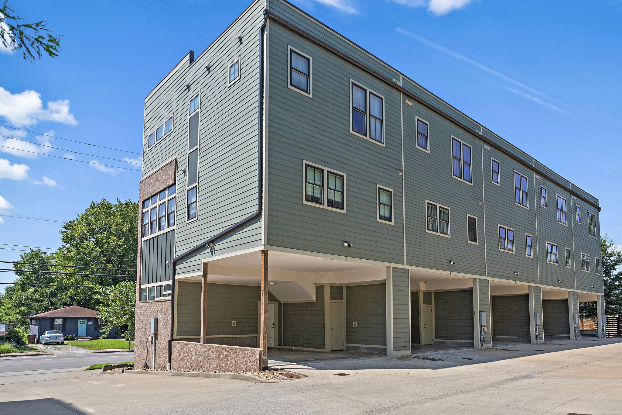 1027 East Trinity Lane, Unit 5 Nashville, TN 37216 - Photo 34 of 34 a front view of a building