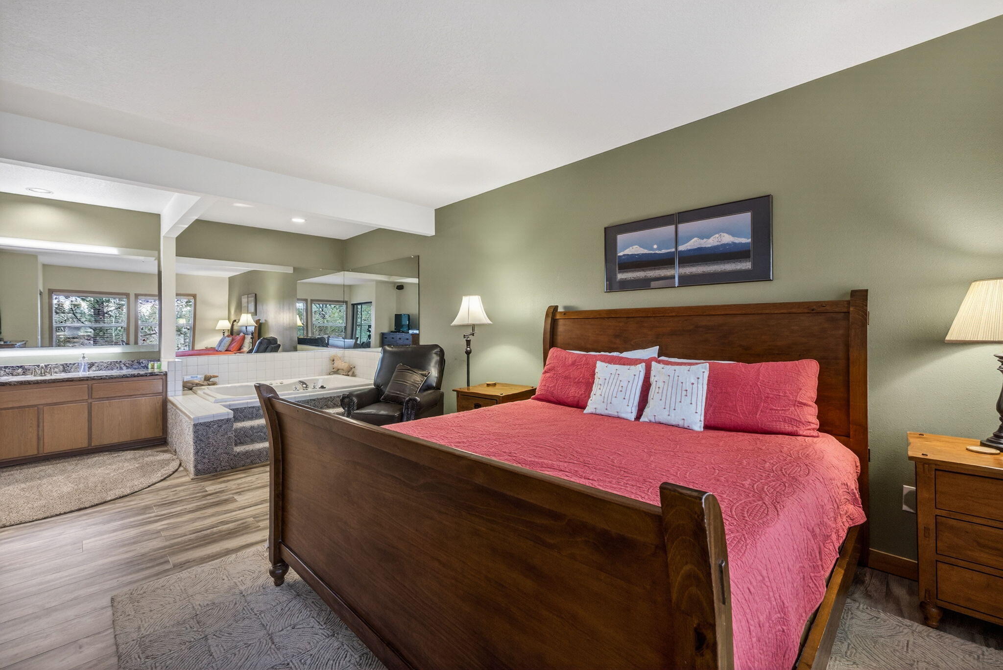 57319 Beaver Ridge Loop, Unit 2 Sunriver, OR 97707 - Photo 16 of 27 2025_12_17_57319_beaver_ridge_loop_unit2