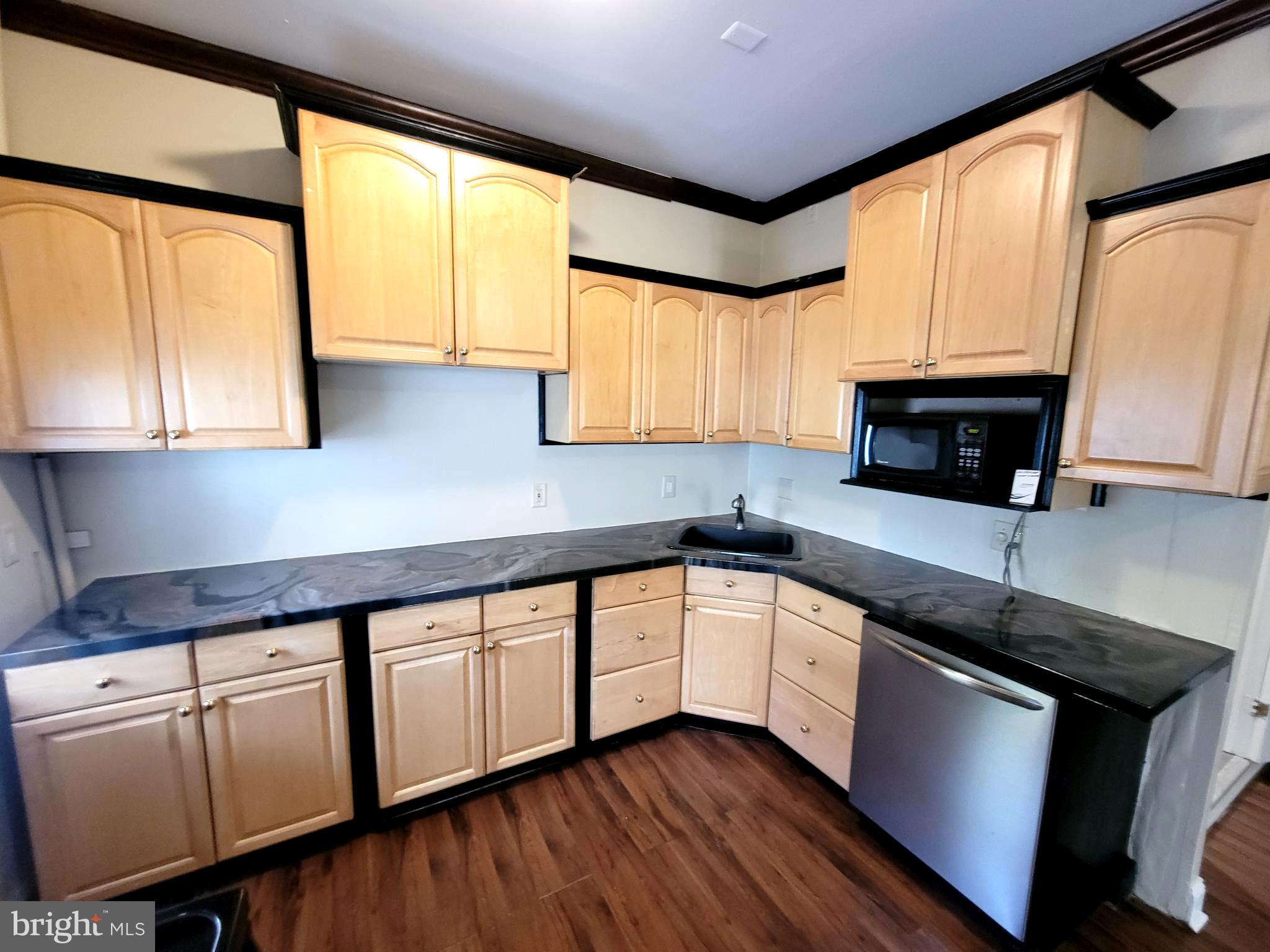1122 Taylorsville Road, Unit 102 Washington Crossing, PA 18977 - Photo 5 of 21 Kitchen