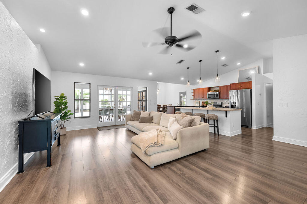 5068 Southeast Major Way Stuart, FL 34997 - Photo 6 of 50 Open 1