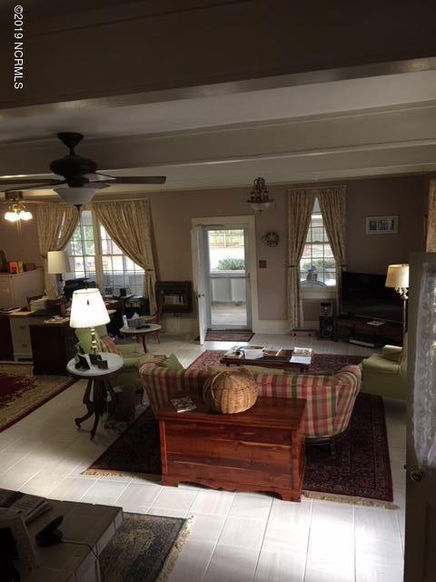 404 Lawson Road Washington, NC 27889 - Photo 6 of 43 IMG_3671