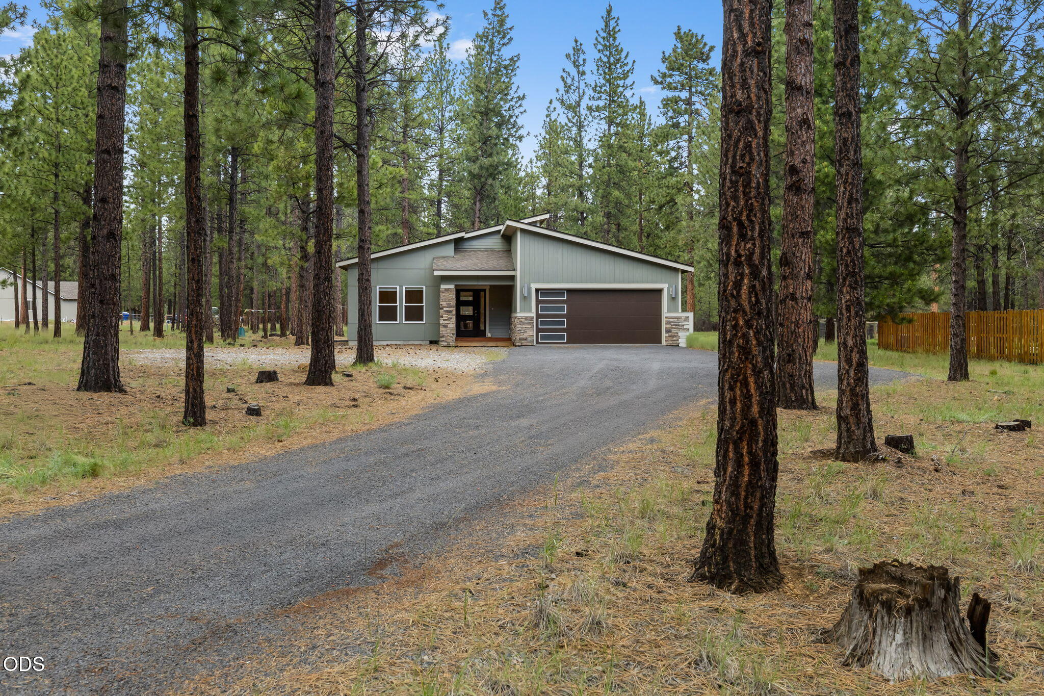 14431 Crossroads Loop Sisters, OR 97759 - Photo 1 of 37