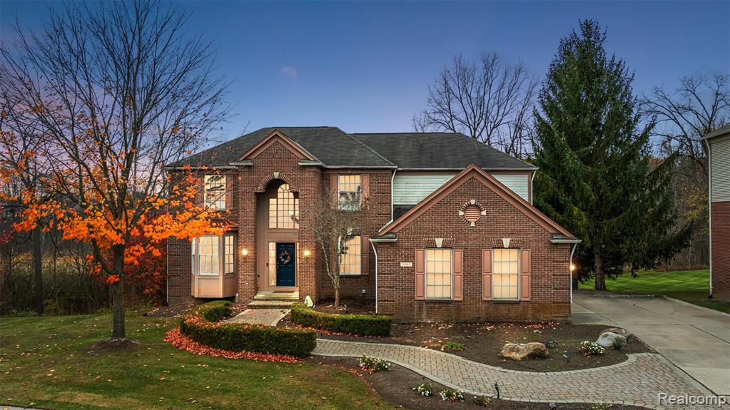 3961 Ridgemonte Court Rochester, MI 48306 - Photo 2 of 34