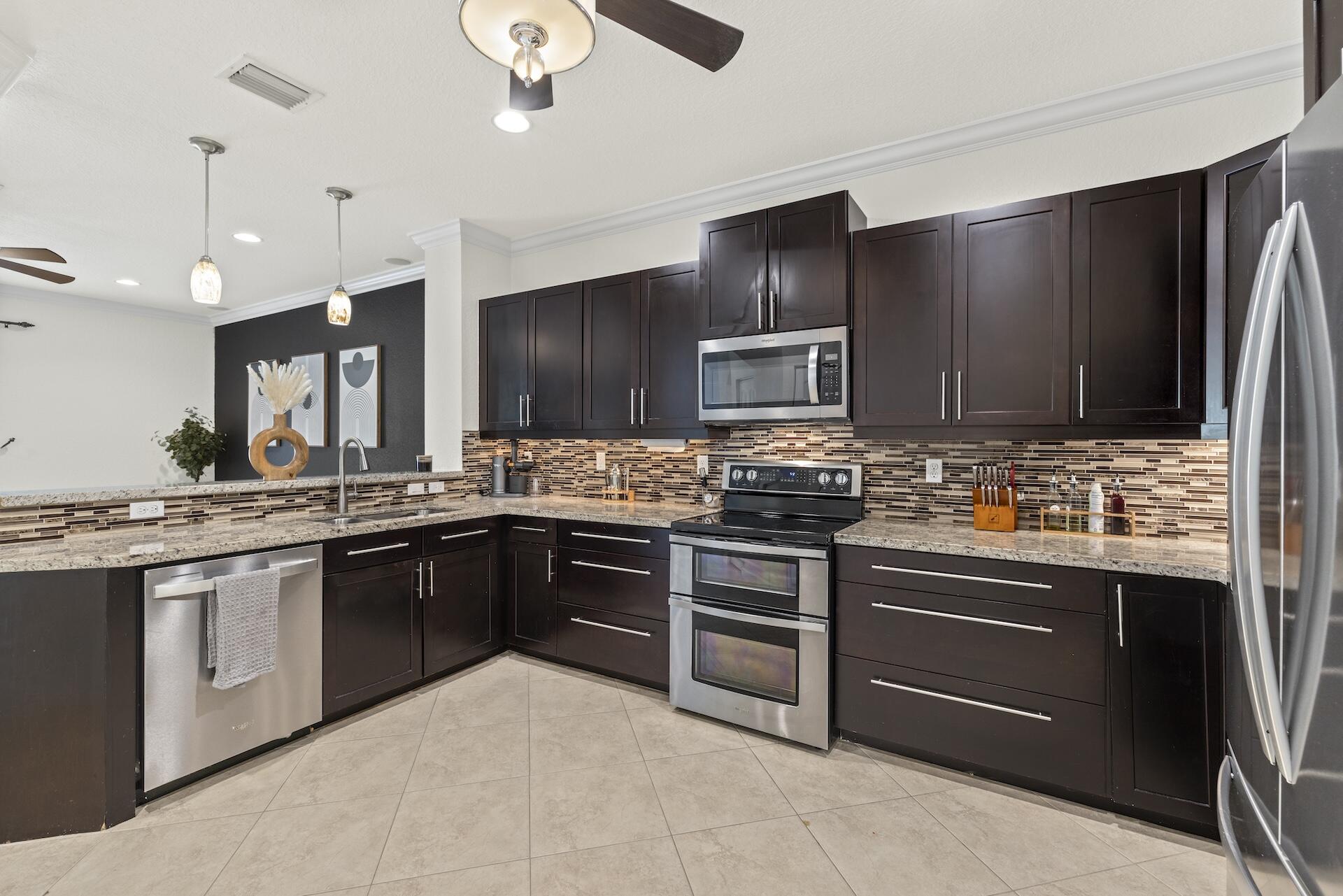 8364 Lyons Ranches Road Boynton Beach, FL 33472 - Photo 12 of 41 Kitchen