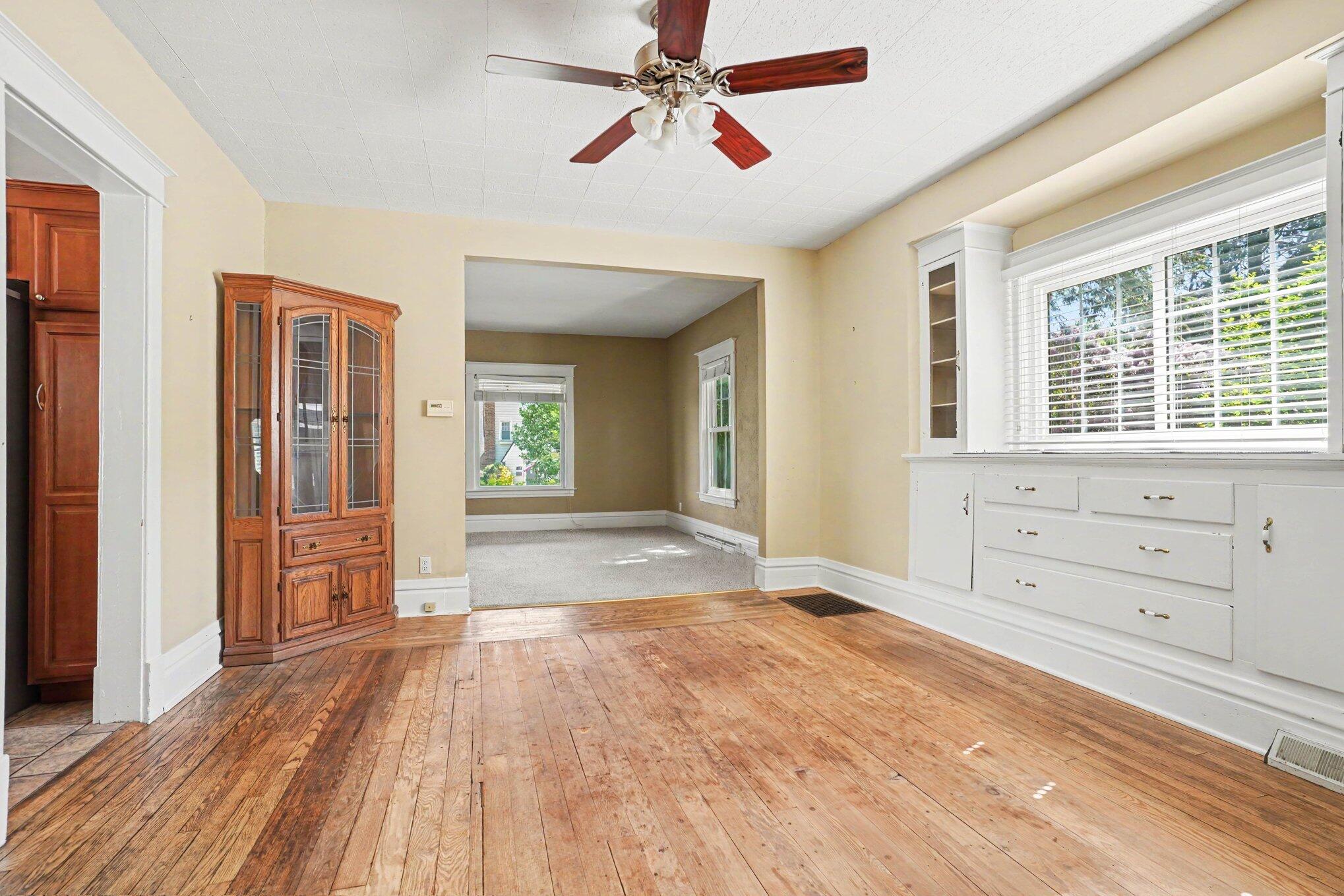 1330 West Maple Street Kalamazoo, MI 49008 - Photo 7 of 25 006_file_7928