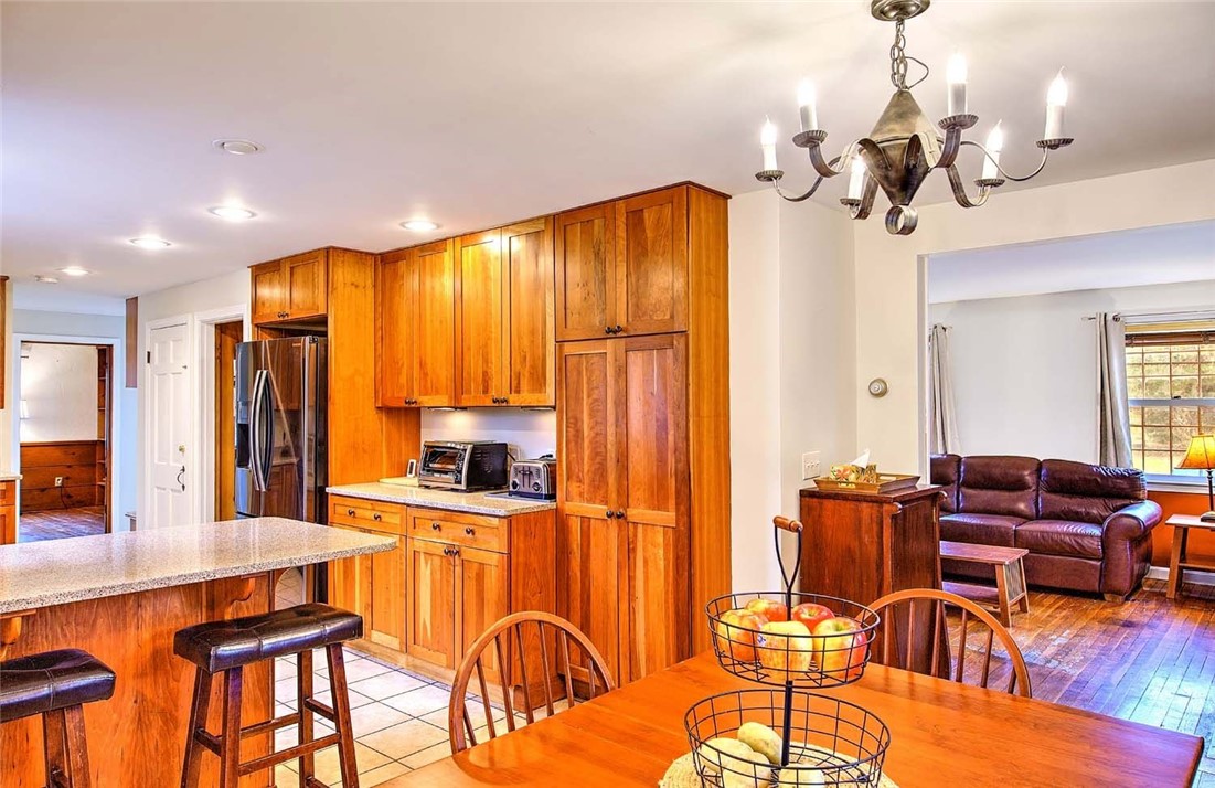 9 Knapton Street Barrington, RI 02806 - Photo 11 of 50