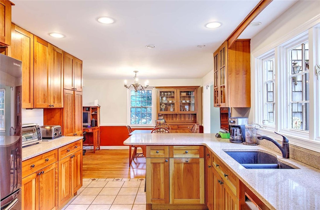 9 Knapton Street Barrington, RI 02806 - Photo 15 of 50