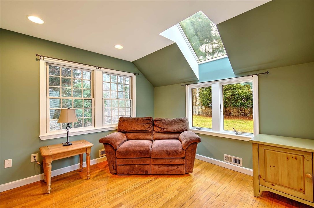 9 Knapton Street Barrington, RI 02806 - Photo 18 of 50