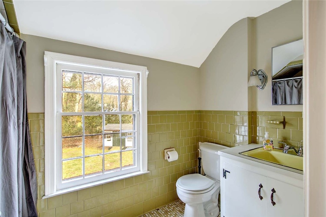 9 Knapton Street Barrington, RI 02806 - Photo 29 of 50