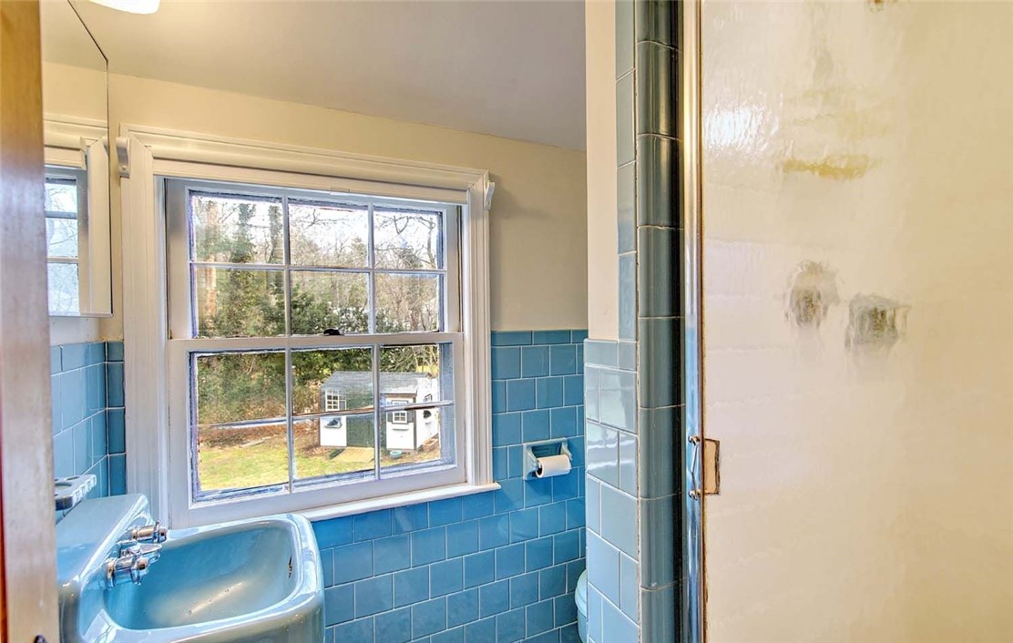 9 Knapton Street Barrington, RI 02806 - Photo 31 of 50